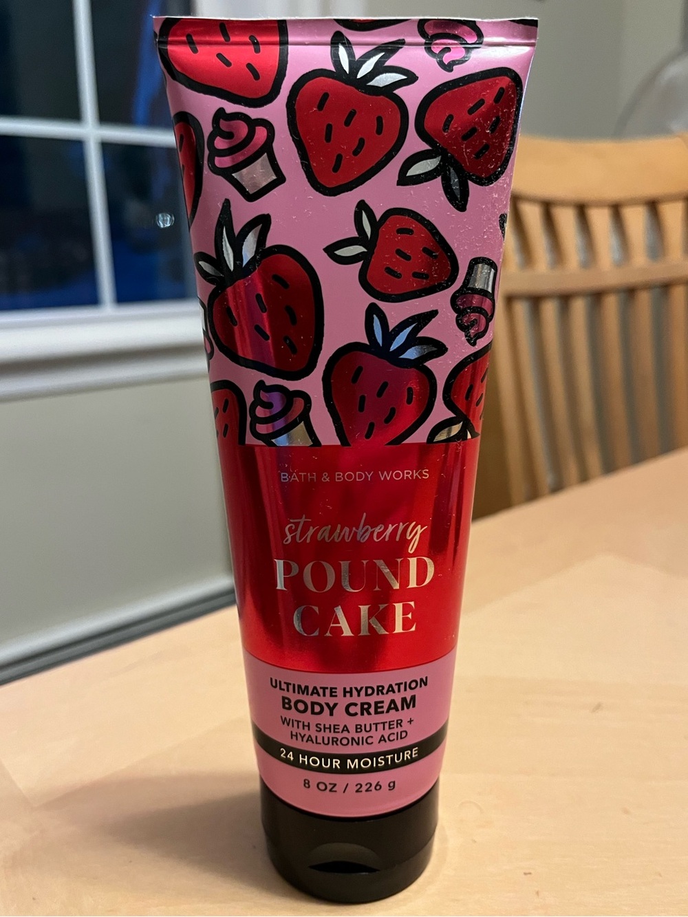 Bath & Body Works Strawberry Pound Cake Ultimate Hydration Body Cream 8 oz.